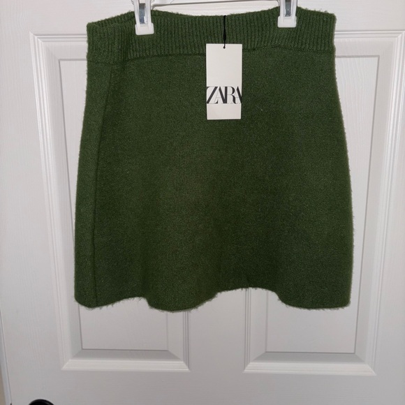 Zara Green Mini Knit Skirt - Picture 3 of 3